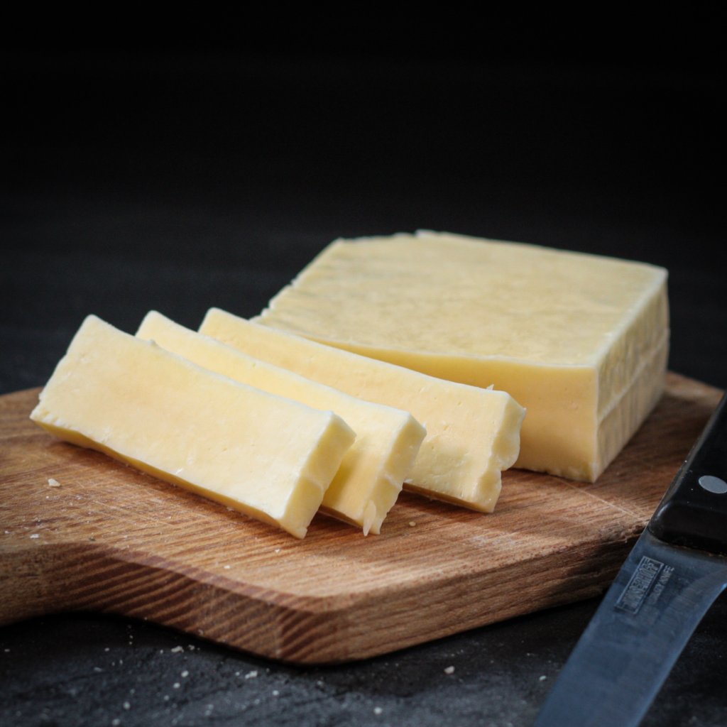 Cheesio Halumi - polotvrdý syr na grilovanie 1ks (bal. 200-240g)