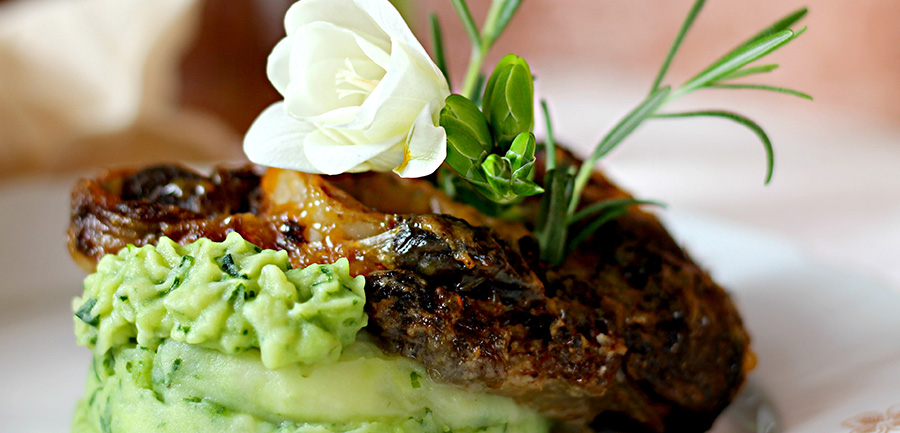 Recept Osso buco - hovädzia kližka s kosťou so zemiakovým pyré a medvedím cesnakom