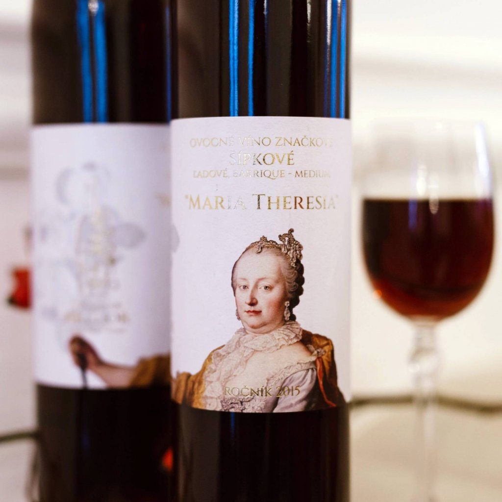 Víno šípkové „MARIA THERESIA“ - ľadové, BARRIQUE MEDIUM 0,5 l (2015)