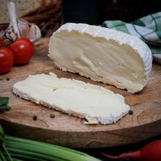 Cheesio White Lady - zrejúci syr s bielou plesňou 1 ks (bal. 170 - 190 g)